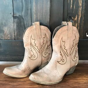 Very Volatile Markie Woman’s Western cowgirl boots